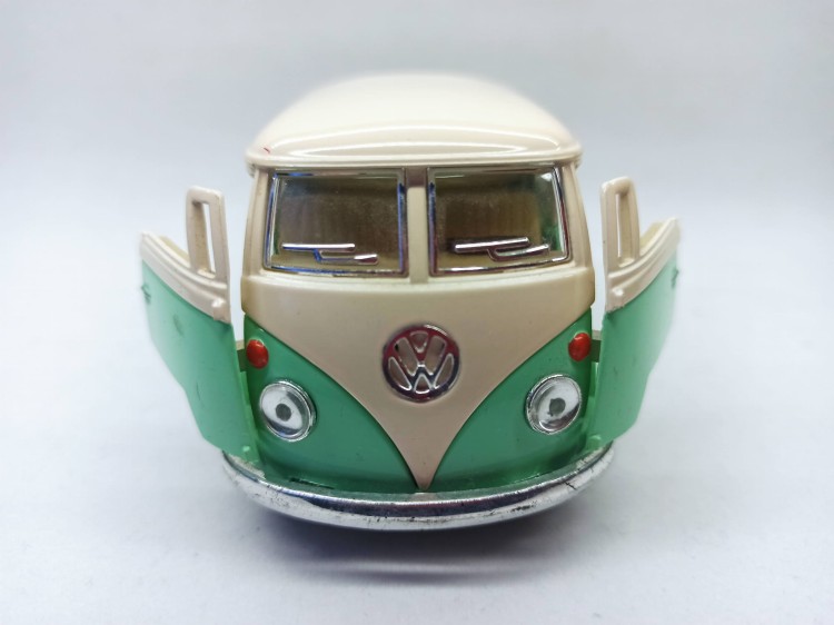 KINSMART KT5387Y-B.jpg