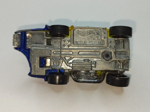 A1048A.jpg