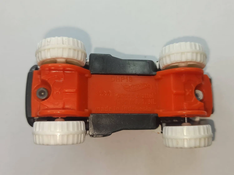 A1699A.jpg