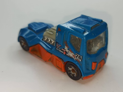 A2046.jpg